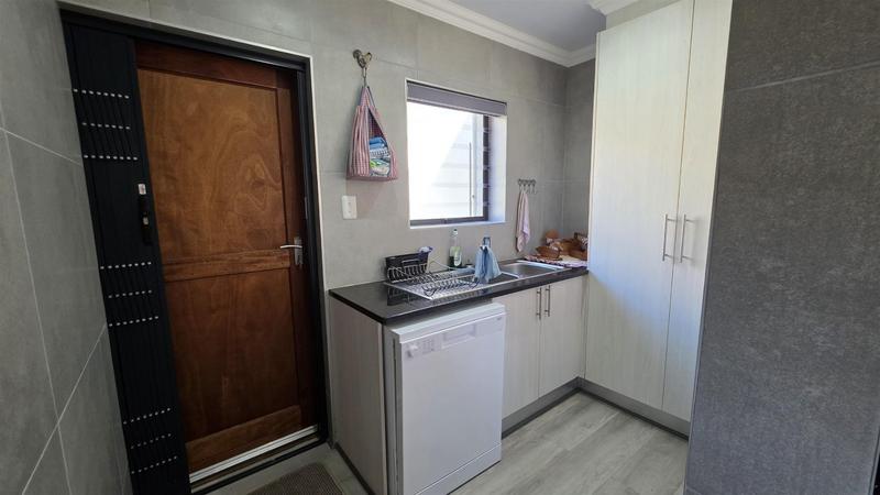 3 Bedroom Property for Sale in Reebok Western Cape